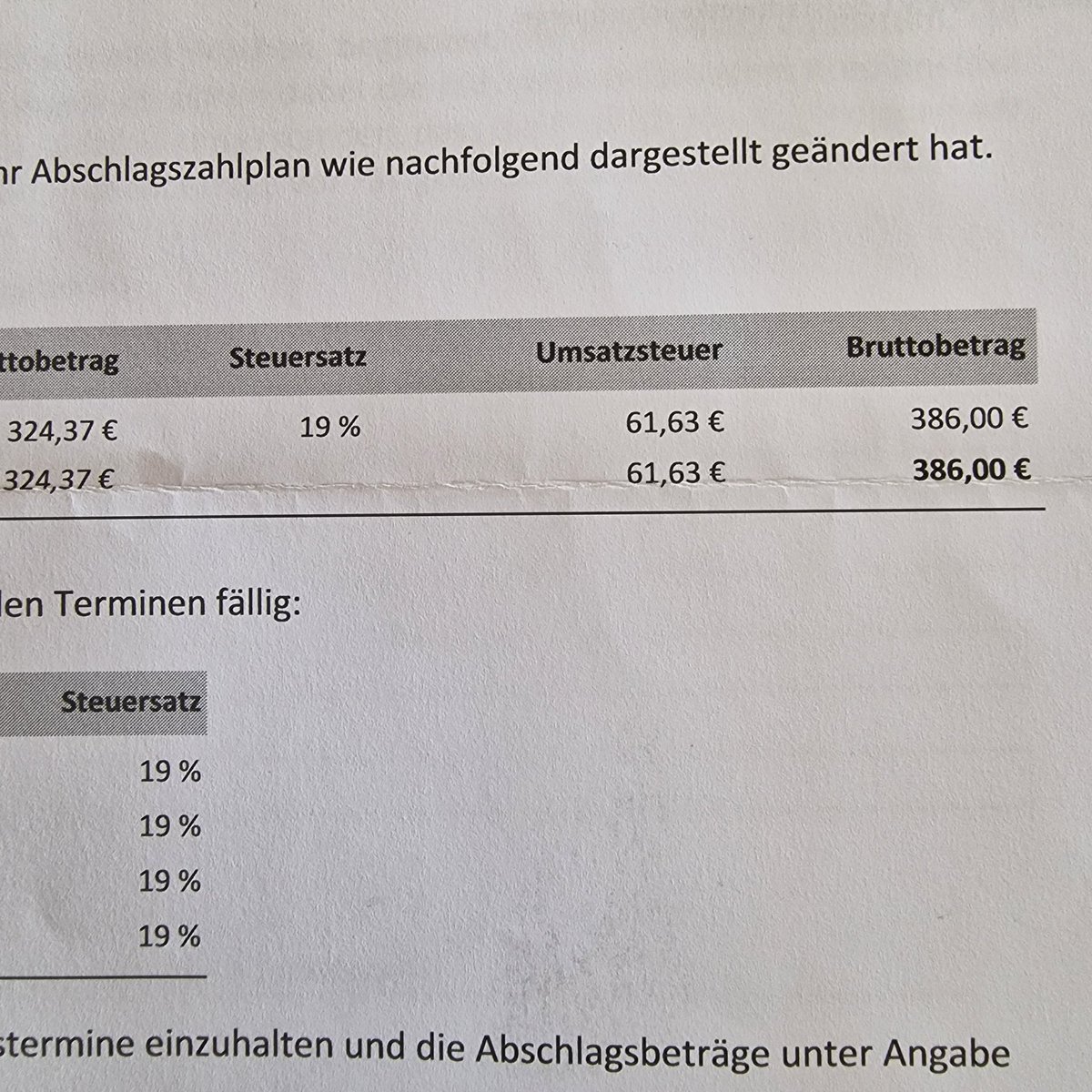 Da haben wir unseren Abschlag schon auf 150€ erhöht um gegen zu steuern und dann kommt das...
Ich hab tierisch Lust, mich am Feuer einer Fackel zu wärmen!!! 
Möge der Herbst die Politik hart treffen! 🤬🔥🔥🔥
#Gaskrise #Gaspreis #Energiekrise #Aufstand