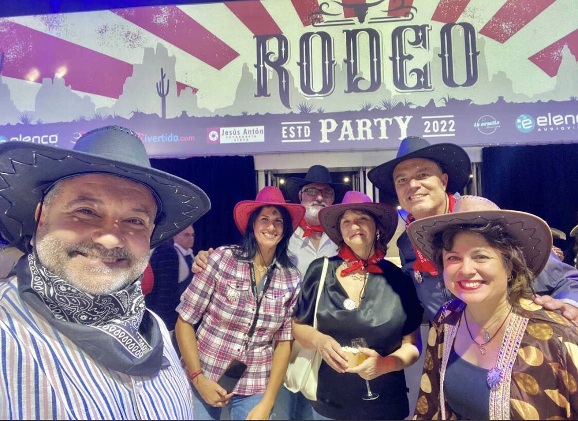 Saboreandolavid's tweet photo. Fabuloso comienzo de temporada de @TeatroGoya con su #rodeoparty. Un auténtico placer disfrutar de buena compañía y los platos de su catering dirigido por el chef @juanpozuelo https://t.co/ICnPgH7LV4