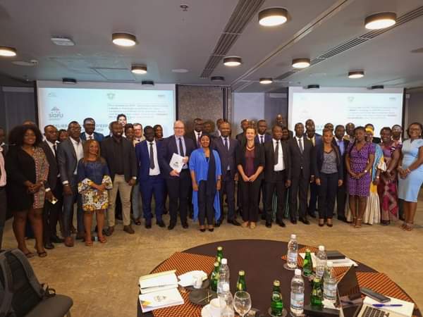 cchantraine's tweet photo. #MCLU @GeofitGroup #ignfi Jeudi s'est tenu le l'𝐀𝐭𝐞𝐥𝐢𝐞𝐫, 𝐫𝐞𝐭𝐨𝐮𝐫 𝐝'𝐞𝐱𝐩é𝐫𝐢𝐞𝐧𝐜𝐞 𝐮𝐭𝐢𝐥𝐢𝐬𝐚𝐭𝐞𝐮𝐫 𝐬𝐮𝐫 𝐥𝐚 𝐧𝐨𝐮𝐯𝐞𝐥𝐥𝐞 𝐁𝐃𝐅𝐇, dans le cadre du projet #SIGFU à #abidjan. https://t.co/EakbjTYTAP https://t.co/zupkXPZ3J0
