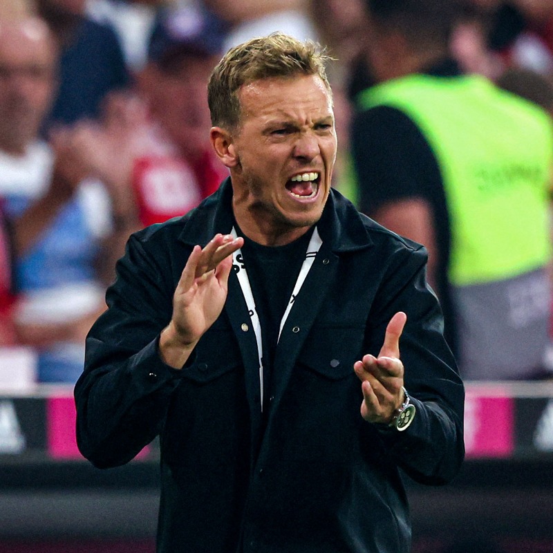 CoachesVoice's tweet photo. • Ralf Rangnick's influence 
• Focus on central rotations
• Using new technologies and data
• 3-5-2 in possession at Hoffenheim &amp; RB Leipzig 
• Wide players on the same wing as their stronger foot

Bayern Munich head coach @J__Nagelsmann's coaching principles... 🇩🇪👨‍💻