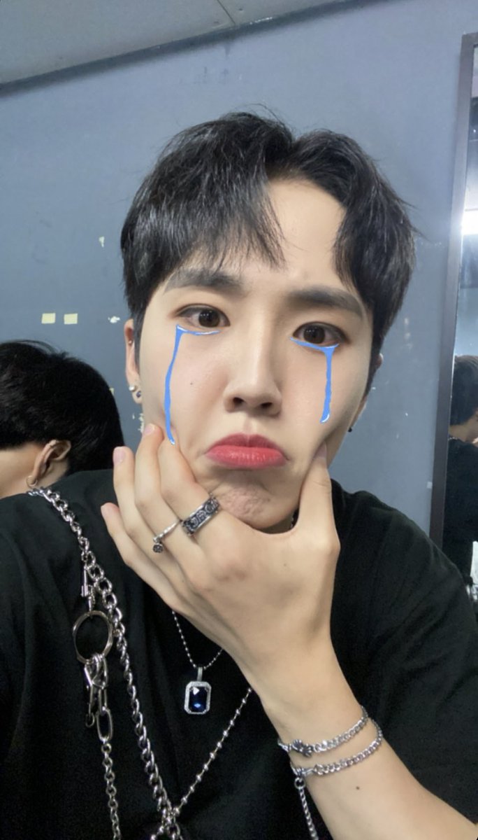 2soul8's tweet photo. 오늘은 무슨 날이야?? 우리 영훈 생일 낭✨💛💛💛 #김영훈 #이솔 https://t.co/3g2ciPURH1