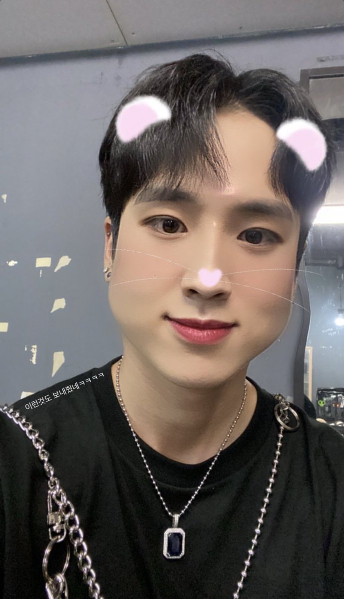 2soul8's tweet photo. 오늘은 무슨 날이야?? 우리 영훈 생일 낭✨💛💛💛 #김영훈 #이솔 https://t.co/3g2ciPURH1