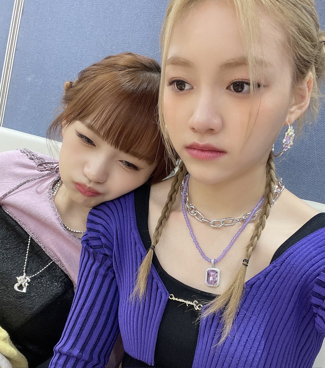 ropunwv's tweet photo. [100922] #Dahyun :

추석 기념 만두언니 사진 공개😝
모두 즐거운 추석 보내요~💜
(왜 계속 삐죽이 입술이지?ㅋㅋㅋ🐤)

#로켓펀치 #RocketPunch #RocketPunch_FLASH #플래시 #켓치 #Ketchy #다현 https://t.co/vGdwuBtieB