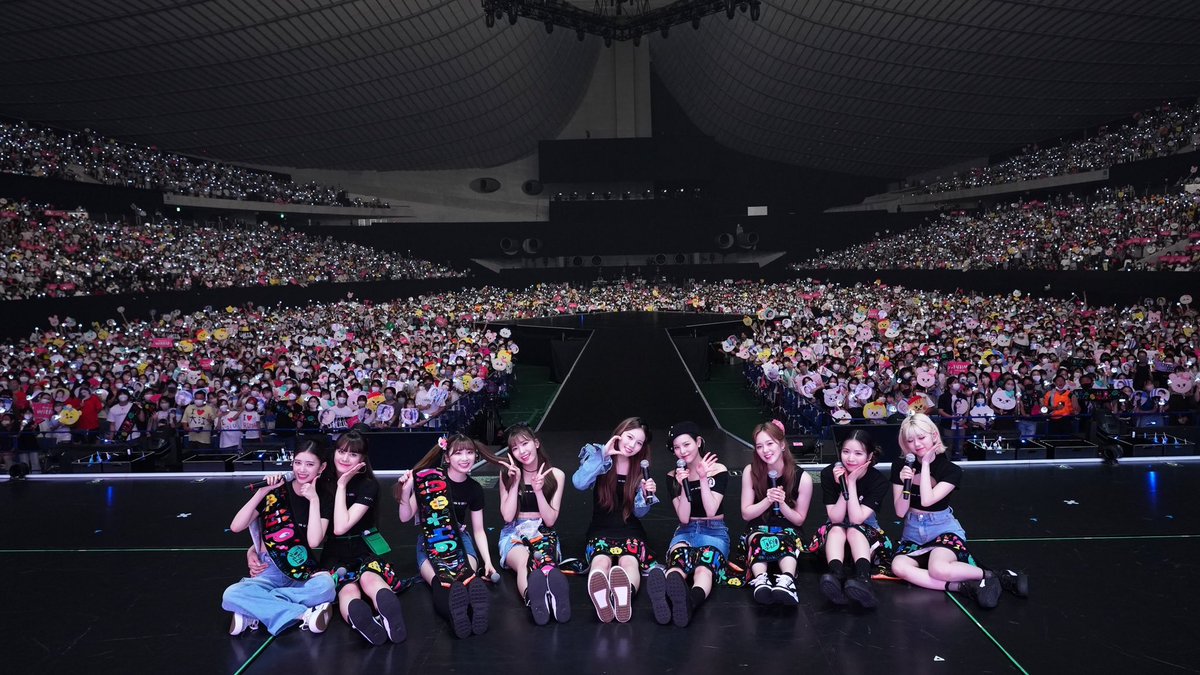 ライブめっちゃ楽しかったです！！
初めてだから色々戸惑ったけど、リマちゃんと一緒にハート作れたのは一生の宝物です😆NiziU最高です！！🌈♡