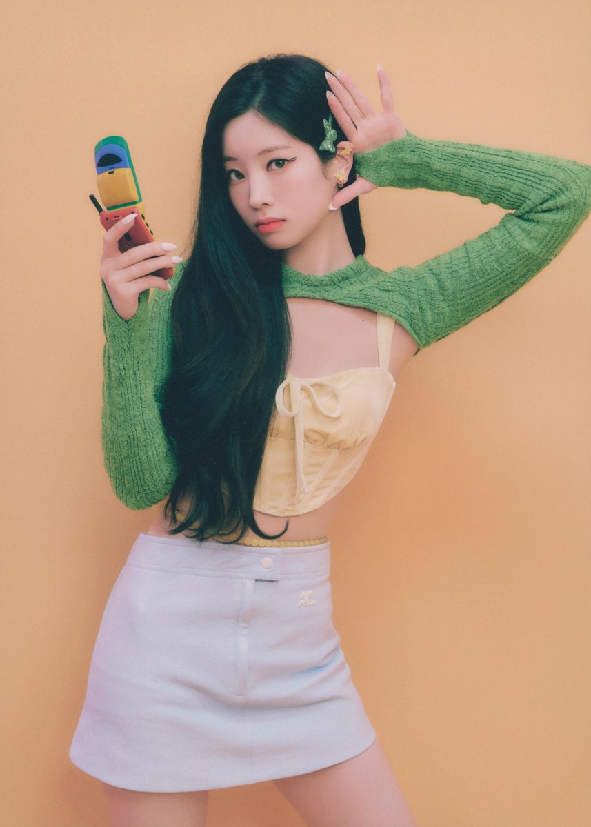 SCAN] TWICE 11th Mini Album <BETWEEN 1&2> Photobook Dahyun