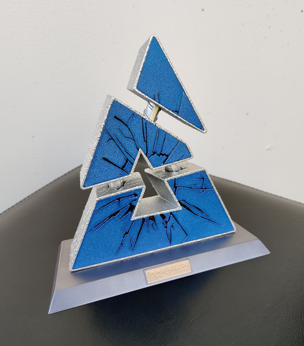 Silver painted cracked granite + steel bars + smashed front panel = Blast(ed), 3D printed! 💥 So 2023 major <a href="/BLASTPremier/">BLAST Premier 💥</a> ... 👀

#blastpremier