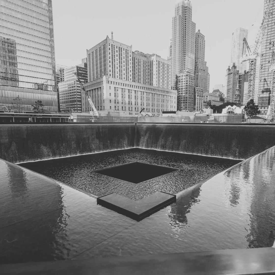 Today as we continue to mourn the sad passing of Her Majesty The Queen, we remember all, including the 343 firefighters, who never finished their shift and returned home 21 years ago today <a href="/FDNY/">FDNY</a> #NeverForget #911Anniversary