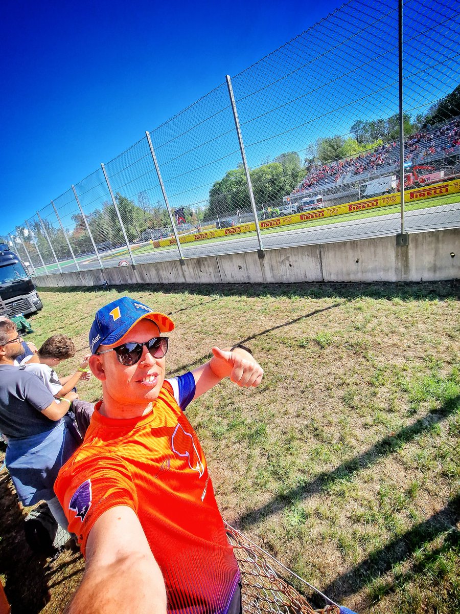 GoProGallie's tweet image. Als een kind in een snoepwinkel! 😍 #ItalianGP 🇮🇹

Volop genieten hier op Monza en een heel mooi plekje bij de #PrimaVariante gevonden voor vandaag. 💪🏻 #GoMax 🦁🇳🇱🧡 #MV1 #MaxVerstappen #Verstappen #RaceYourLife 🏁
