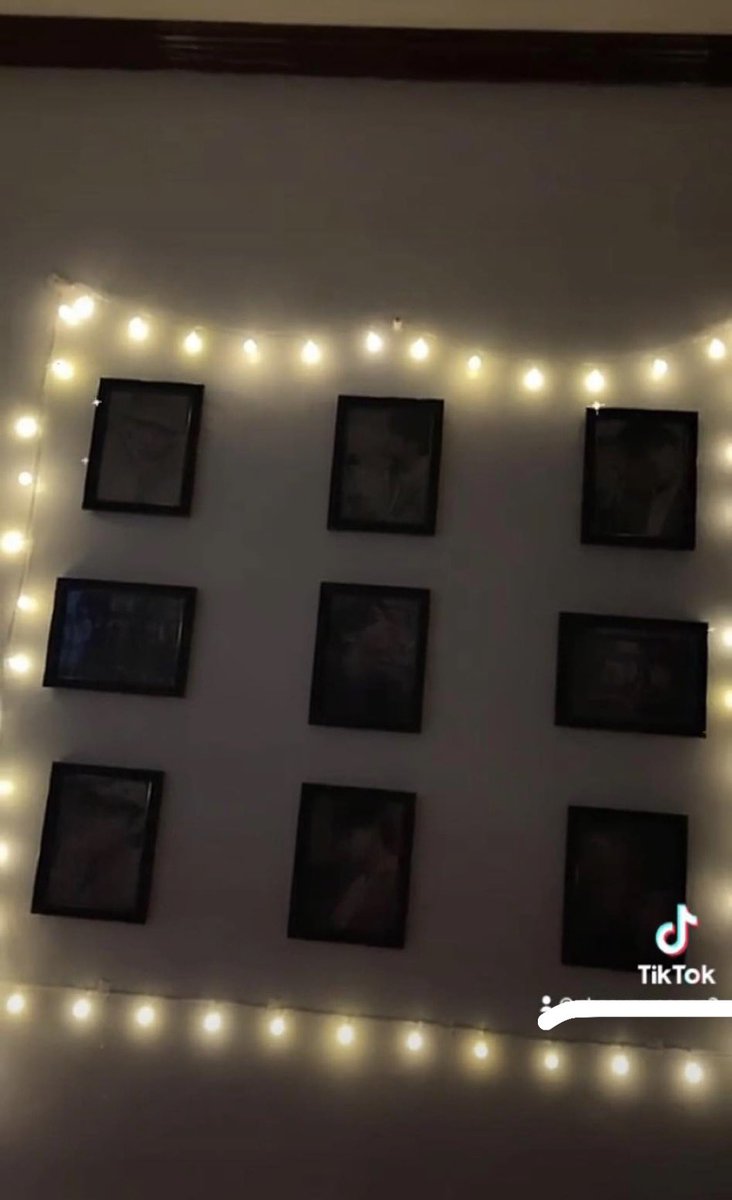 ericacooky2's tweet photo. Wts lfb
BTS Picture frame
Pictures are from BE Deluxe Album 💜

300 take all!! 💜 https://t.co/8AL6ehfCl3