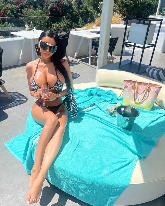 Mykono$ https://t.co/gxxOXi8UfX<a href="/tag/sexyfish"class="tags"><span>#sexyfish</span></a>