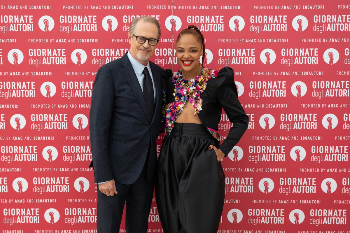 giornate's tweet image. Shots from the premiere of Steve Buscemi’s “THE LISTENER”, special event and closing film of #Giornate2022! ✨

 📸 Photo credit: Giulia Barini, Moris Puccio

#stevebuscemi #thelistener #Giornate2022 #tessamaethompson #filmfestival #film