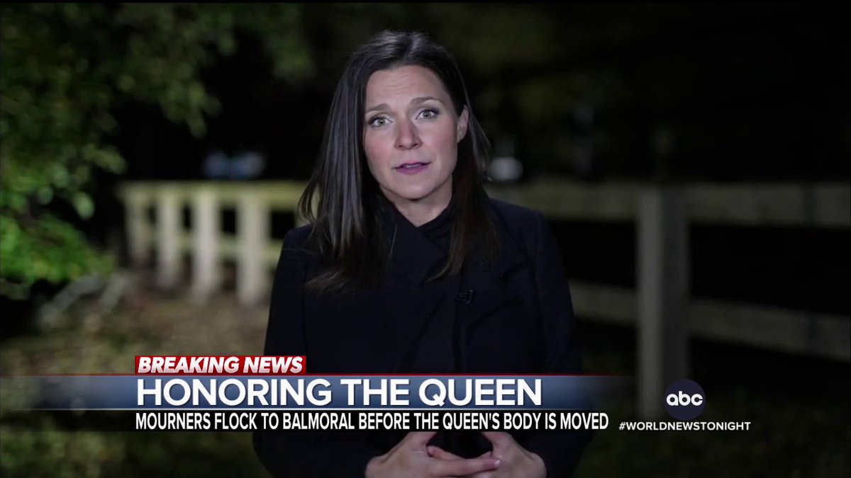thomas02q's tweet photo. 🖤🖥🇺🇲 @DavidMuir aussi à Londres pour présenté le JT de ABC, largement consacré à la famille royale
@JamesAALongman aussi à Londres
#ABCWorldNewsTonight #QueenElizabeth #KingCharlesIII #ABC https://t.co/PcLtP7dVnd