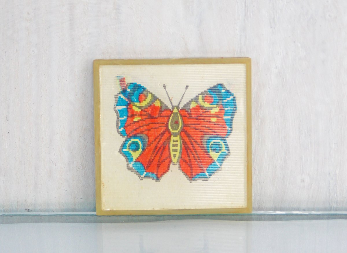 Alex43872440's tweet photo. Excited to share the latest addition to my #etsy shop: Butterfly pin, Lenticular badge, Childrens pin, Vintage badge, Insect pin https://t.co/HCJ8RClHxG #yellow #birthday #orange #christmas #retrobadges #childrenscartoon #rarebadge https://t.co/65bv6Uexlq