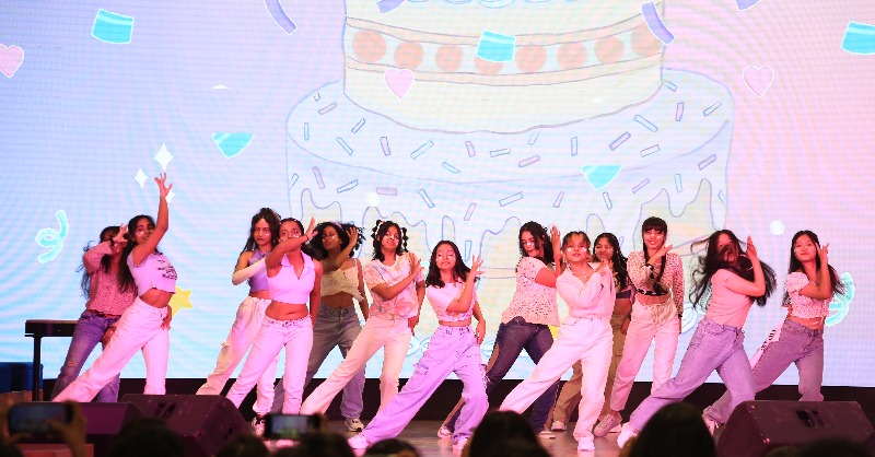 SamsungNewsIN's tweet photo. Can't keep calm cuz the 4th anniversary celebrations are underway at #SamsungOperaHouse!

With many more activities lined up for the weekend, there's still time to join the K-Fiesta fun and celebrate the spirit of #Bengaluru.

#Samsung