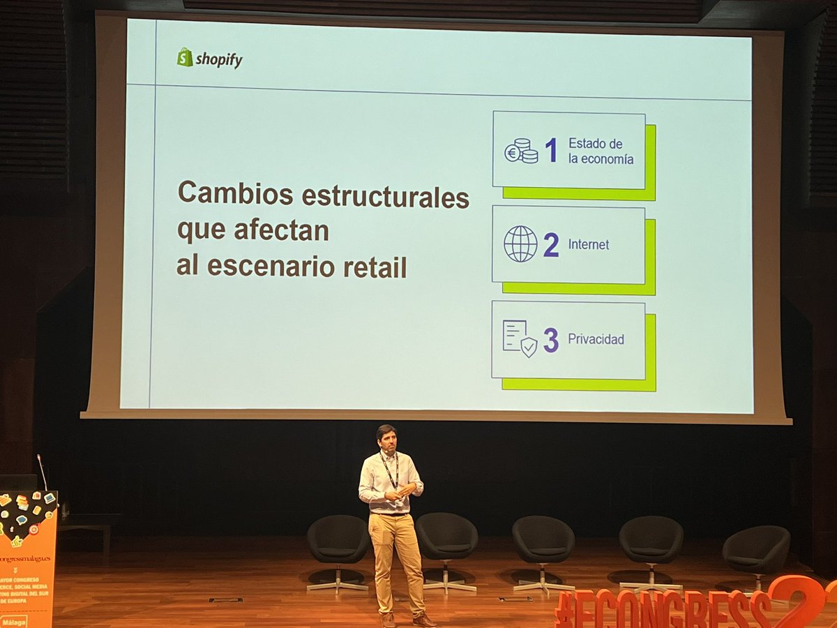#eCongress22 | <a href="/eCongressMalaga/">eCongress Málaga</a> 
🗣💬 ‘El nuevo comercio: del D2C al C2C para llegar a donde están los consumidores‘. Gonzalo Torres, <a href="/gontp/">Gonzalo Torres Porta</a>, Director General de <a href="/Shopify/">Shopify</a> 
“Después de la #pandemia, el 80% de los españoles hemos cambiado nuestra forma de compra”