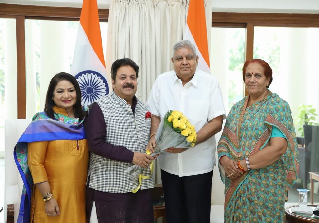 ShuklaRajiv's tweet photo. Had a courtesy call to honourable Vice President Shri Jagdeep Dhankhar ji and Mrs Dhankhar @VPSecretariat https://t.co/19YP1kxPvg
