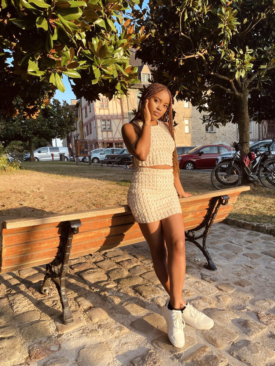 BonheurMuamba4's tweet photo. Joyeux anniversaire 🎊 @ie_k243 cléopatre et que le seigneur aplanit tes sentiers prospère à tous égards https://t.co/VDzuF4yIEo