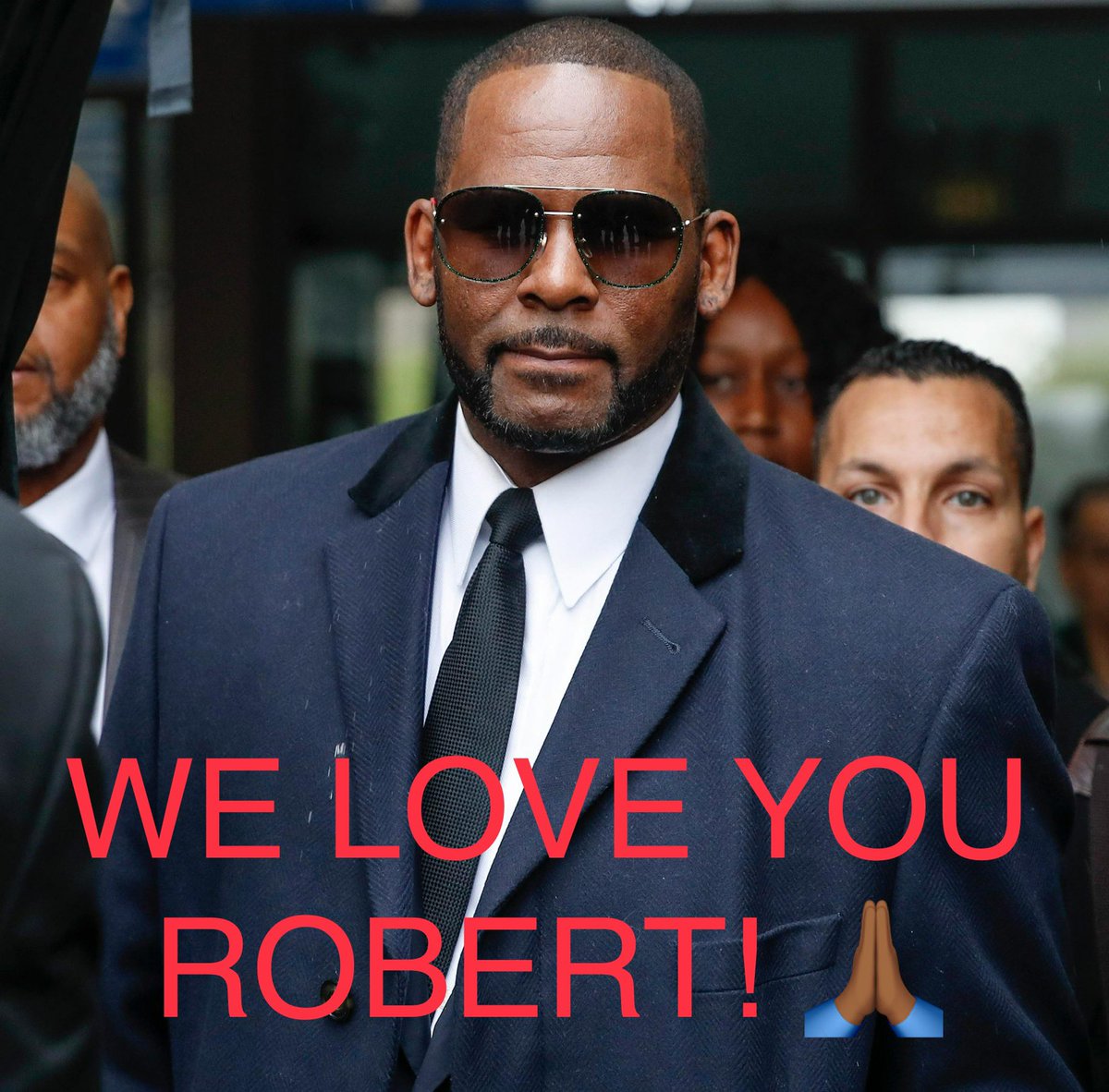 freerkelly4ever's tweet photo. βοΈ FREE R. KELLY!!!! βοΈ
#RKellyInnocent
#RKInnocent
#FreeRKelly
#JusticeForRKelly
#AcquitRKelly https://t.co/yvkoQoQb7Q