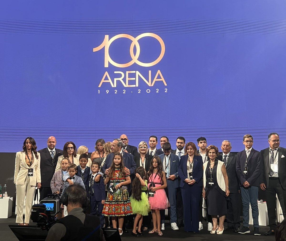 Quando un’impresa familiare festeggia i 100 anni di vita e si percepisce la gioia di stare insieme, la consapevolezza di essere una vera squadra, la passione di un fantastico lavoro tramandata sin dal 1922, e soprattutto la voglia di fare fatica (<a href="/mariocalabresi/">Mario Calabresi</a> docet): chapeau!