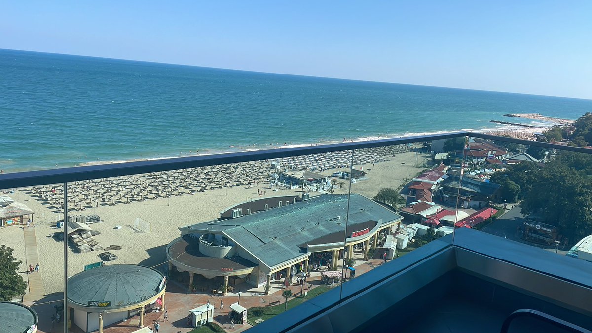 SimonTappin's tweet photo. Great to lecture in Bulgaria this week - lovely engaged delegates and not a bad venue either! 🇧🇬☀️🏖 https://t.co/6oArHglW8P