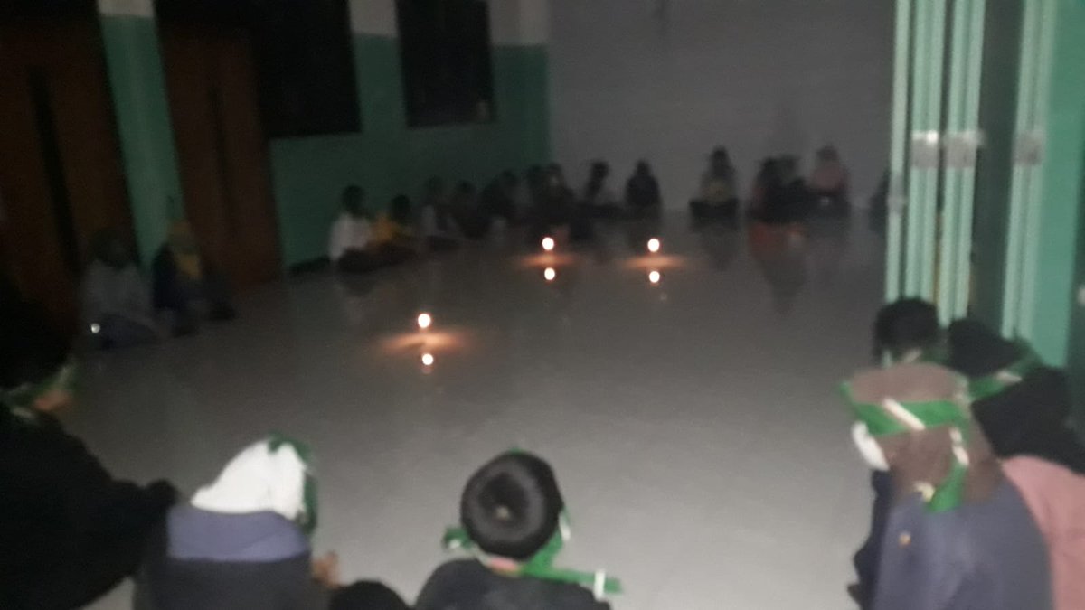 ipmsmpm17sby's tweet photo. Day 2 jelajah malam dan renungan malam

#PKDJITU #SEMANGATKADERSIJIPITU https://t.co/lzdz5YgKo7
