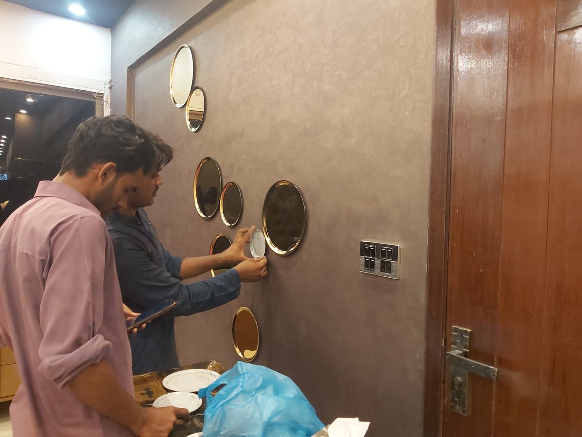 IwoodF's tweet photo. Wall art work with beautiful brass plate work.
New creative look.
Call/Text/WhatsApp +92 333 999 8347
Email iwood.help@gmail.com
Website https://t.co/QGsFYu99ax 
#home #decor #Wallart #furniture #interior #karachi #beauty #newlook #decor #classic #beauty #interiordesigner https://t.co/lBoUSpSHwy