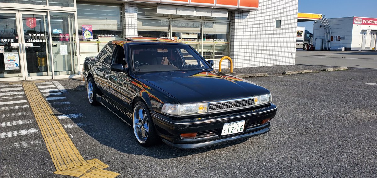 yuuki_109113's tweet image. とゆう訳で本日9/10日
25歳の誕生日にJZX81クレスタ納車されました！