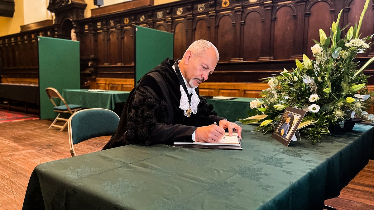 Lord Mayor of Exeter (@lordmayorexeter) on Twitter photo As of 1pm today the Book of Condolence at <a href="/ExeterCathedral/">ExeterCathedral</a> will be closed. If you wish to sign a Book of Condolence, please visit the <a href="/RAMMuseum/">Royal Albert Memorial Museum, Exeter</a> or the <a href="/ExeterGuildhall/">Exeter Guildhall</a>. As of 1pm today the Book of Condolence at <a href="/ExeterCathedral/">ExeterCathedral</a> will be closed. If you wish to sign a Book of Condolence, please visit the <a href="/RAMMuseum/">Royal Albert Memorial Museum, Exeter</a> or the <a href="/ExeterGuildhall/">Exeter Guildhall</a>.
