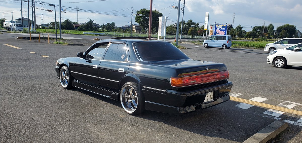 yuuki_109113's tweet image. とゆう訳で本日9/10日
25歳の誕生日にJZX81クレスタ納車されました！