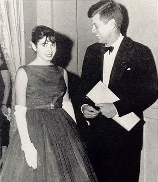 OraundR's tweet photo. Nancy Pelosi with U.S President John F. Kennedy,  1961 https://t.co/JODrljcBGL