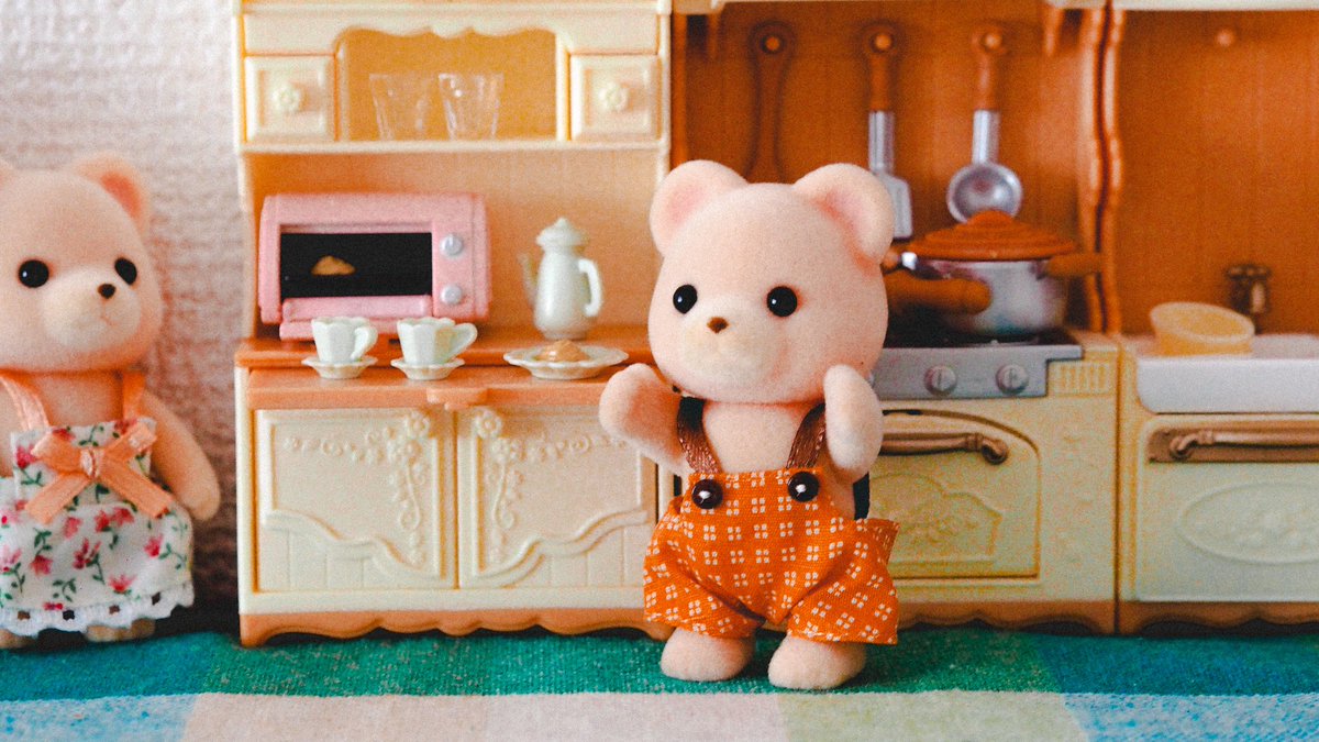 Yetitia_atelier's tweet photo. I finally got some Sylvanians and I love them so much 😭♥️#sylvanians #cute #cutebear https://t.co/hctC9jutSy