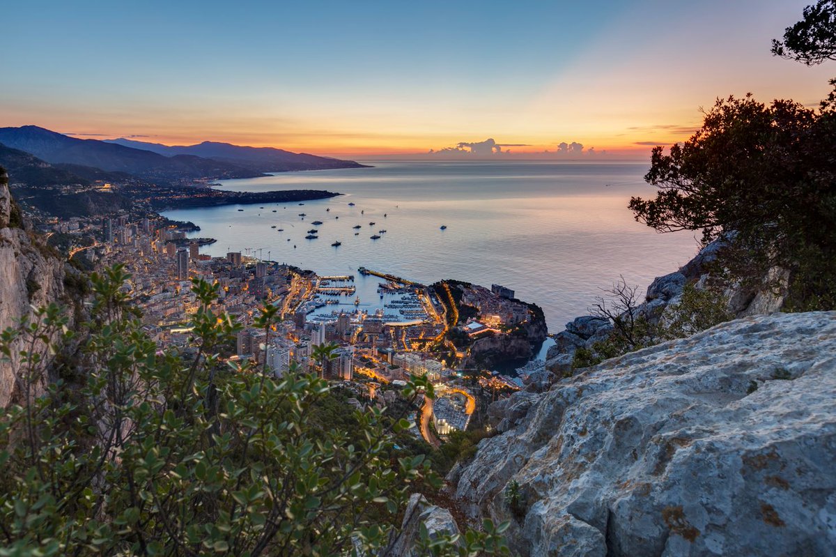 MonteCarloSBM's tweet photo. #FallinLovewithMonteCarlo 
Everyone loves Monte-Carlo in their own special way. This autumn Monte-Carlo Société des Bains de Mer is bringing you a brand-new theme: Fall in Love with Monte-Carlo from 10 September to 10 November! 
Read more: https://t.co/vdcfSMZr4S https://t.co/vCou5pgWVO
