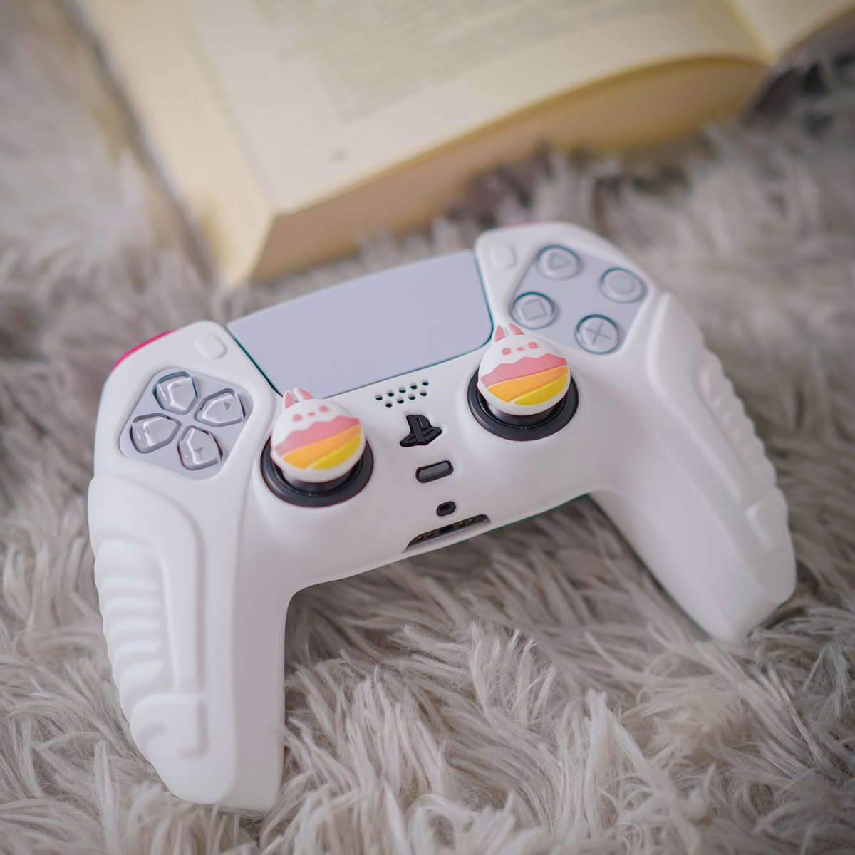 PlayVitalGaming's tweet photo. PlayVital & chilling weekend. 🌱☕️
#ps5 #ps5gamer #gamingsetups #ps5console #gameaccessories #gameroom #game #gamer #videogame #gamingsetup #gamegirl #psconsole #gameboy #rgblights #steamdeck #ps5share https://t.co/dgJmwt8wa8