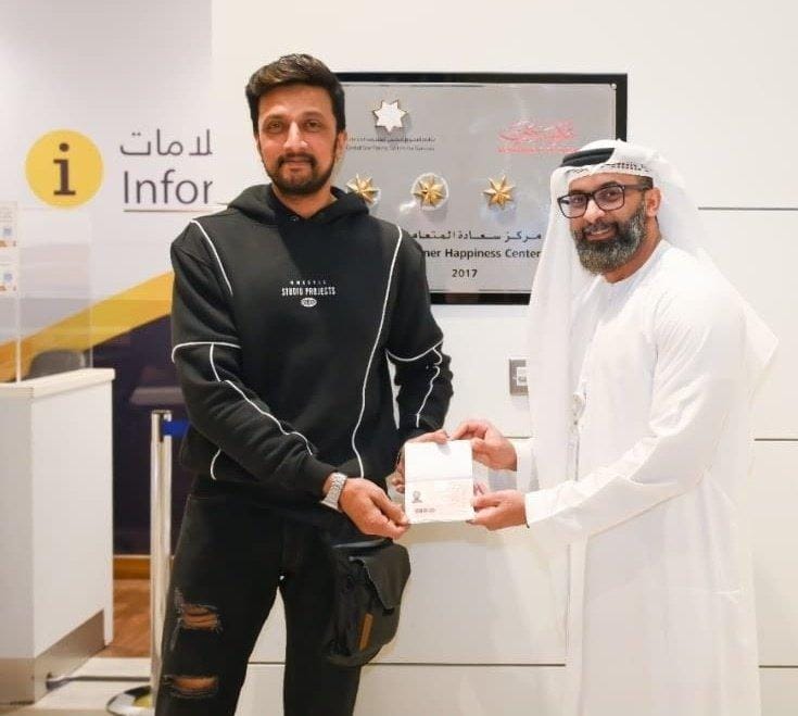 samrat__01's tweet photo. Kiccha gets golden Visa frm UAE
Vry proud moment.... 

#KicchaSudeep #Vikranthrona #UAE #brujkalifa https://t.co/vz50XsggMg