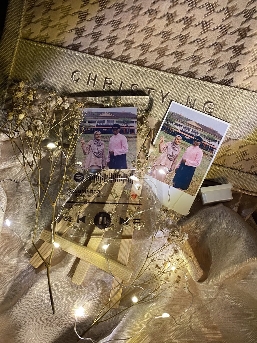 Dinosorry_co's tweet photo. Cantikkan spotify plaque ni? Murah pulak tu 18 ringgit je tau! Sesuai untuk bagi dekat kawan or partner korang!😍

Nak Order?
📌 https://t.co/fKEAXbTD78 https://t.co/BLokMyNY7F