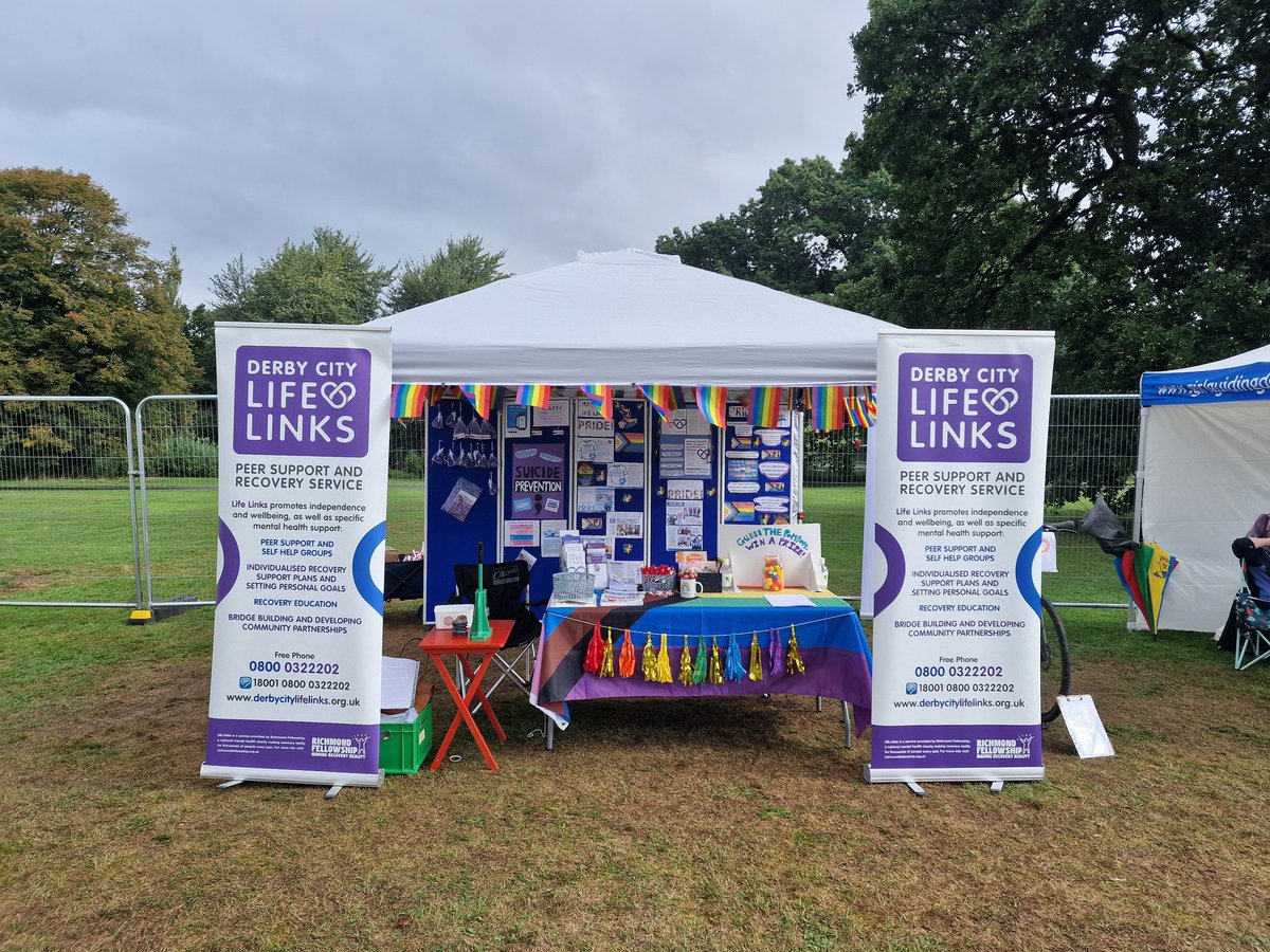 DerbyLinks's tweet photo. We are at @DerbyPrideLGBT today talking about mental wellbeing!

Feel free to come along and have a chat. You might have a chance to win a wellbeing toolbox aswell! https://t.co/K4lC5SYxUR