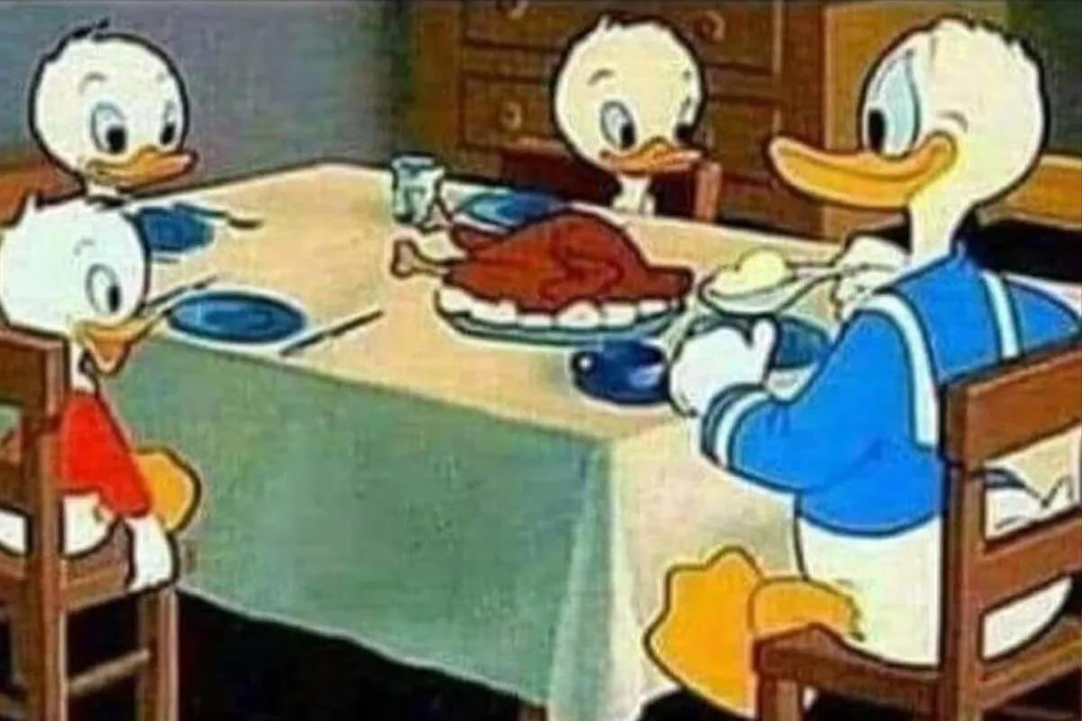 Paperini cannibali cresciuti dallo zio e dall’amante della zio, senza madre e padre. Eppure siamo sopravvissuti, vero <a href="/GiorgiaMeloni/">Giorgia Meloni</a> ? #PeppaPig