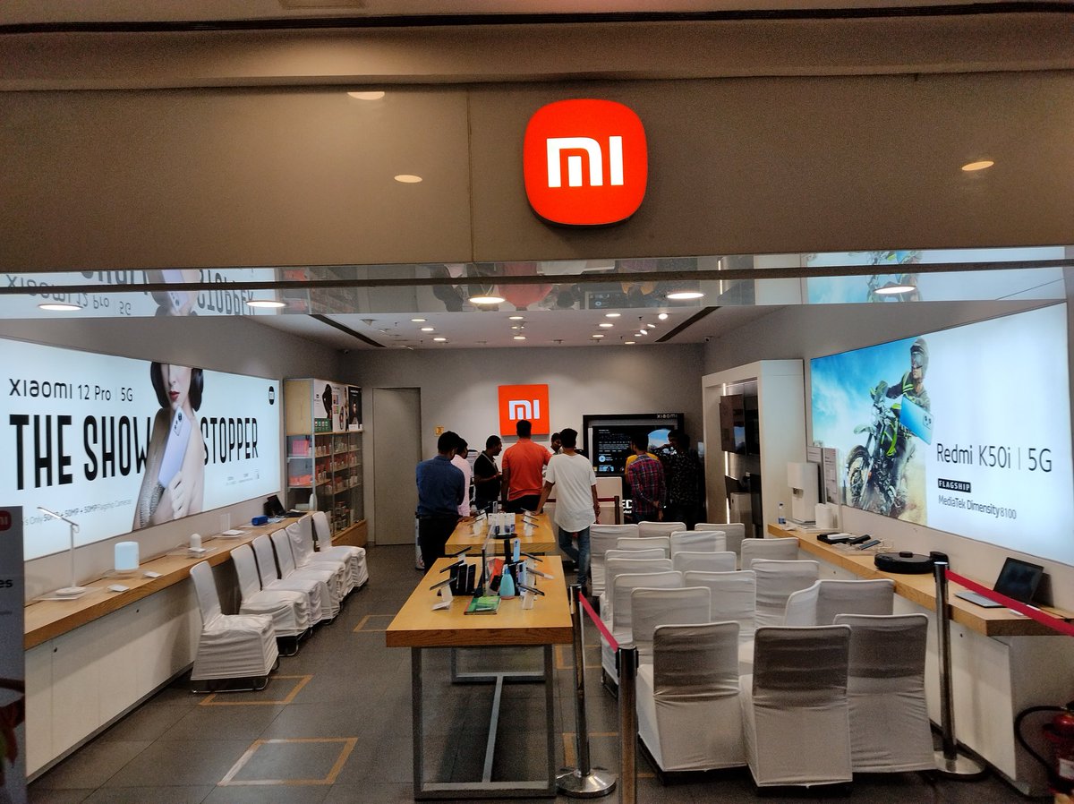 KaranMakol1's tweet photo. Had a really great screening activity at Mi Home store DLF Mall of Indian with Xiaomi OLED Vision TV
#OLEDVision #Xiaomi #LordOfTheRings @XiaomiIndia @XiaomiTVIndia @MiFCDelhi @themakeavish #ILoveXiaomi
I β€ Mi https://t.co/xeCA4knVha