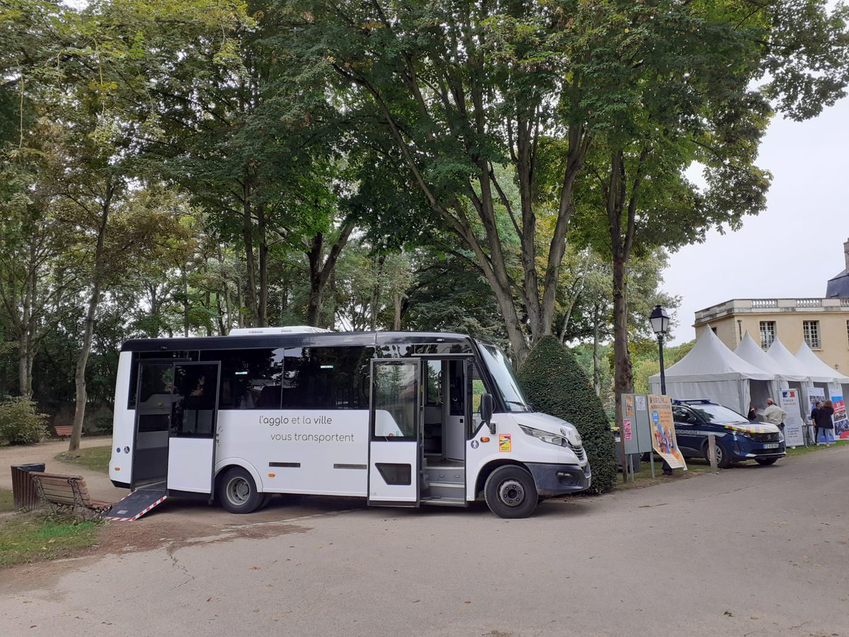 MobParisSaclay's tweet photo. ℹ️ On vous attend au forum des associations de @VilledeGif avec @agglopariSaclay.
On vous renseigne sur votre mobilité, vos navettes, #MaMob, mais aussi vos mediathèques, vos conservatoires, la transition énergétique.
Venez nous voir 👋 https://t.co/PyylQHikWG
