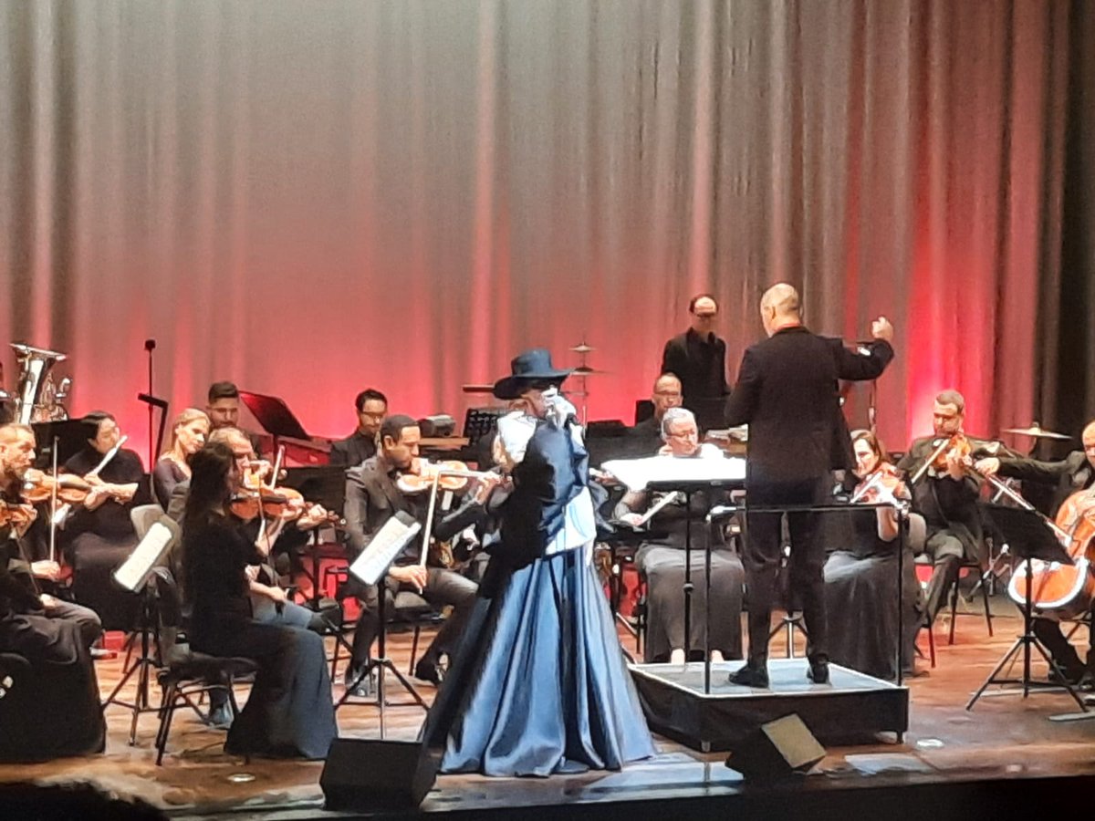 FranceauQatar's tweet photo. Great show from @qatar_phil and @FabienneConrad at the PUE Theater in #EducationCity. Spotlight on  #Broadway and film music I was delighted to attend with my wife Zakia for the first concert in #Qatar of that talented French 🇫🇷 soprano. https://t.co/Lu8M3U1VgY