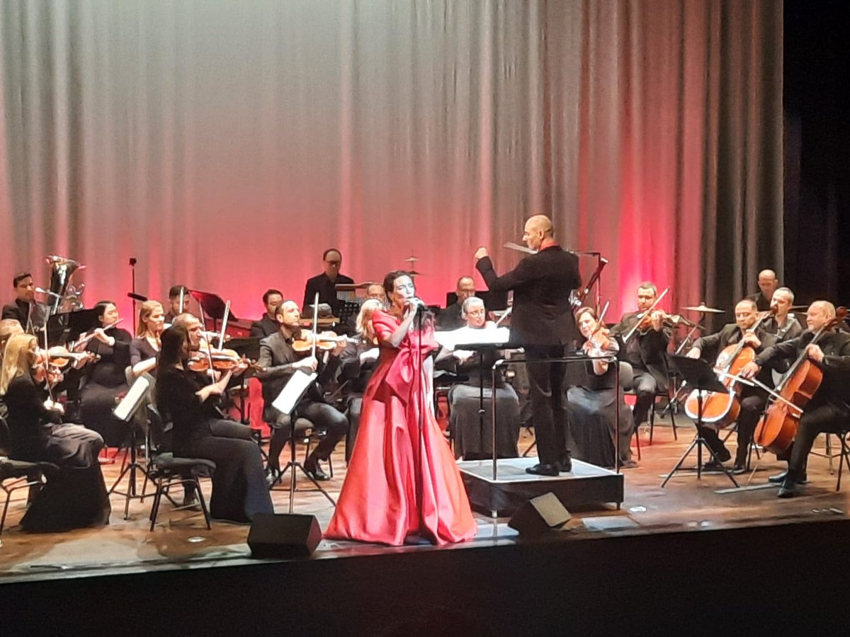 FranceauQatar's tweet photo. Great show from @qatar_phil and @FabienneConrad at the PUE Theater in #EducationCity. Spotlight on  #Broadway and film music I was delighted to attend with my wife Zakia for the first concert in #Qatar of that talented French 🇫🇷 soprano. https://t.co/Lu8M3U1VgY