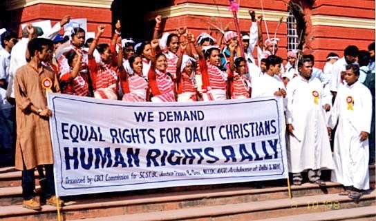 Jhanshi_HRD's tweet photo. We Demand the 72 years of discrimination based on religion..Article 25 to 28 given freedom to freely profess, practise & propagate #WeDemandSCstatus #SCChristianStatus
#DalitLivesMatters @SupremeCourtFan @UDHRforAll @BBCWorld @PMOIndia @rashtrapatibhvn @ndtvindia @UNHumanRights https://t.co/h4ABz309z1