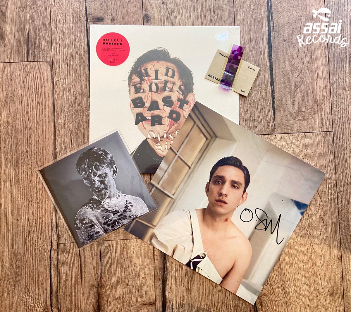 Assai_UK's tweet photo. * OLIVER SIM ALBUM OUT NOW! *
It’s an album of the year contender already!
The debut solo album from #OliverSim of @The_xx is out now!
Limited Red vinyl! With some cool giveaways in store while stocks last!
In store and online now!
👉 https://t.co/ujjn8gIo2b
#HideousBastard https://t.co/FTIfmetb0g