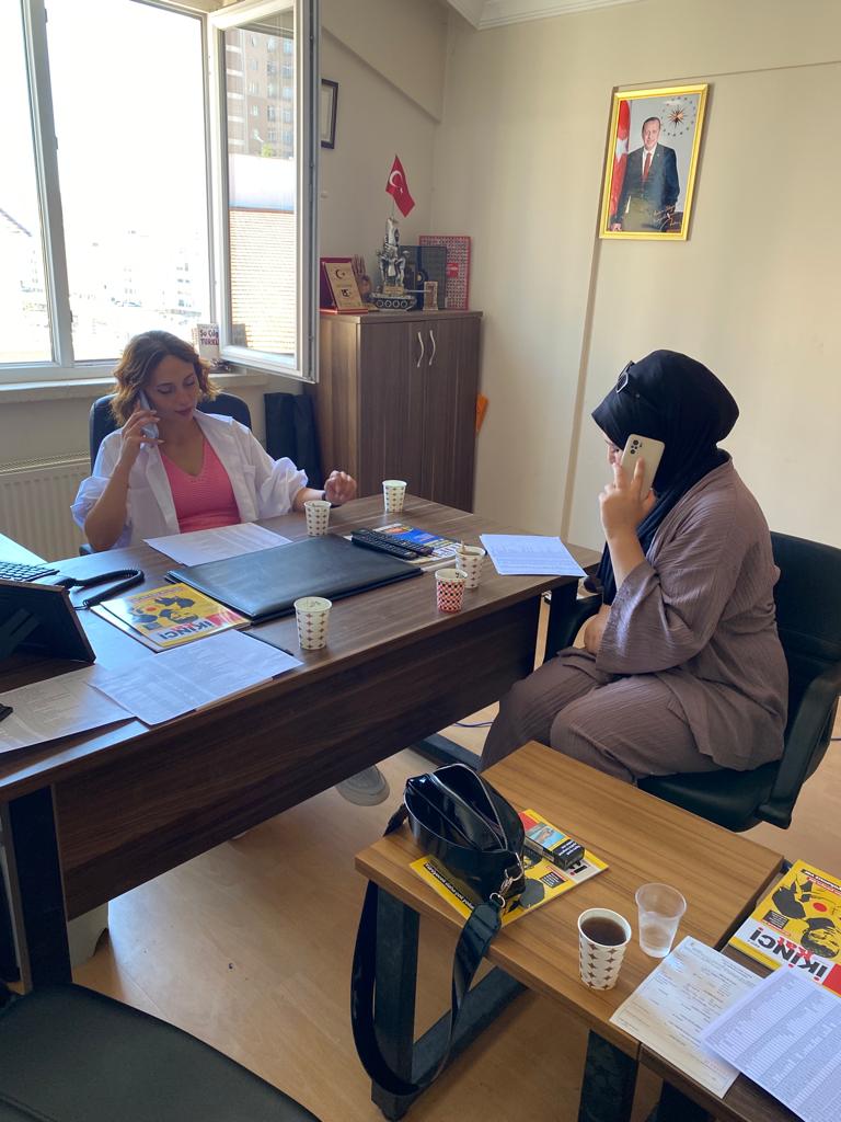 altindagakgnc's tweet photo. #BirSelamBirGönül 

Ana Kademe, Kadın ve Gençlik Kollarımız olmak üzere tüm kademelerimiz ile;

Değerli ilçe sakinlerimize aramalar gerçekleştirerek Cumhurbaşkanımızın selamını iletip gönüllere dokunuyoruz..

@efedemirhann
@Fatih__Bildik
@asimbalci
@hasanakyoll06
@yusufteceren06 https://t.co/HiPmJCBOuw
