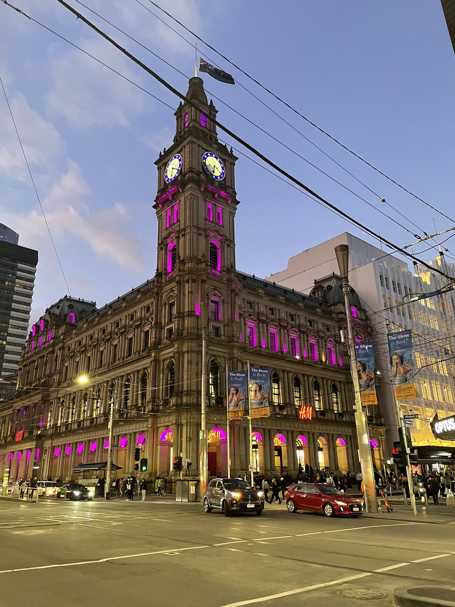 andyy_putt's tweet photo. Melbourne turning purple for the death of Queen Elizabeth II 💜💜#QueenElizabethII #Melbourne #Queen https://t.co/ntuNLjnhFj