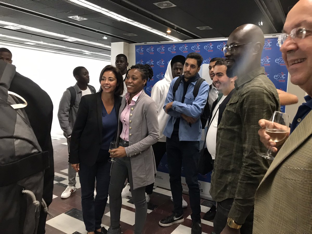 afafgabelotaud's tweet photo. 🎂 Hier, l’@E2CParis fêtait ses 15 ans au Palais des Congrès. Un moment joyeux et plein d’émotions. Le dévouement de ses équipes permet aux jeunes de trouver leur chemin professionnel et dans la société. Chacun de leur parcours est un exemple et une richesse. https://t.co/LzOCyhjNJj