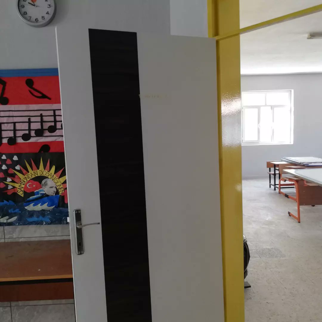 Silifke Hasan Paker İlkokulu yeni eğitim yılına hazır. Okulumuzda 10000 Okul Projesi kapsamında çatı, dış cephe, iç cephe onarımları tamamlanmış, tüm cihaz ve techizatların bakımları yapılmıştır. <a href="/AdemKoca46/">Adem Koca</a> <a href="/mustafa33sezgin/">Mustafa sezgin</a> <a href="/MersinMEM/">Mersin İl Millî Eğitim Müdürlüğü</a> <a href="/SilifkeArGe/">Silifke Mem</a>