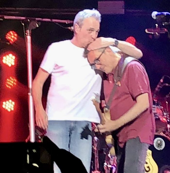 Nuestro primer día sin ti…
Aún no puedo creerlo.💔⁦<a href="/MarcianoCantero/">Marciano Cantero</a>⁩