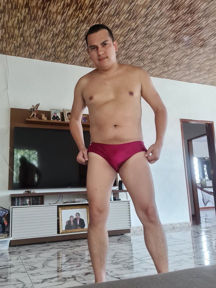 waldiradriano's tweet photo. Já esperando o próximo convite para usar essa sunga da #Bertoro. A boa forma do modelo não é das melhores, mas como sou "corajoso", vou assim mesmo! 😅
#sunga #modapraia #bertoro #praia #passeio #beach #lazer #fimdesemana https://t.co/eKKyrVEPKl