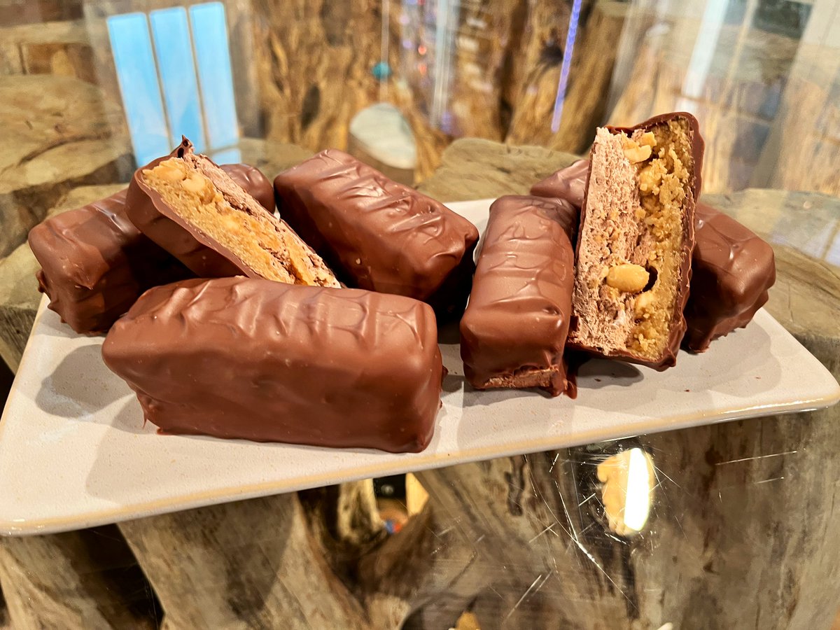 Paul has whipped up an incredible peanut caramel bar to round off this morning’s show! #SaturdayKitchen
